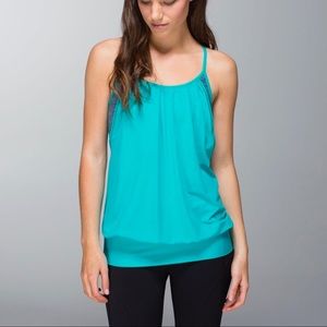 Lululemon No Limits Tank in Blue Tropics Size 4